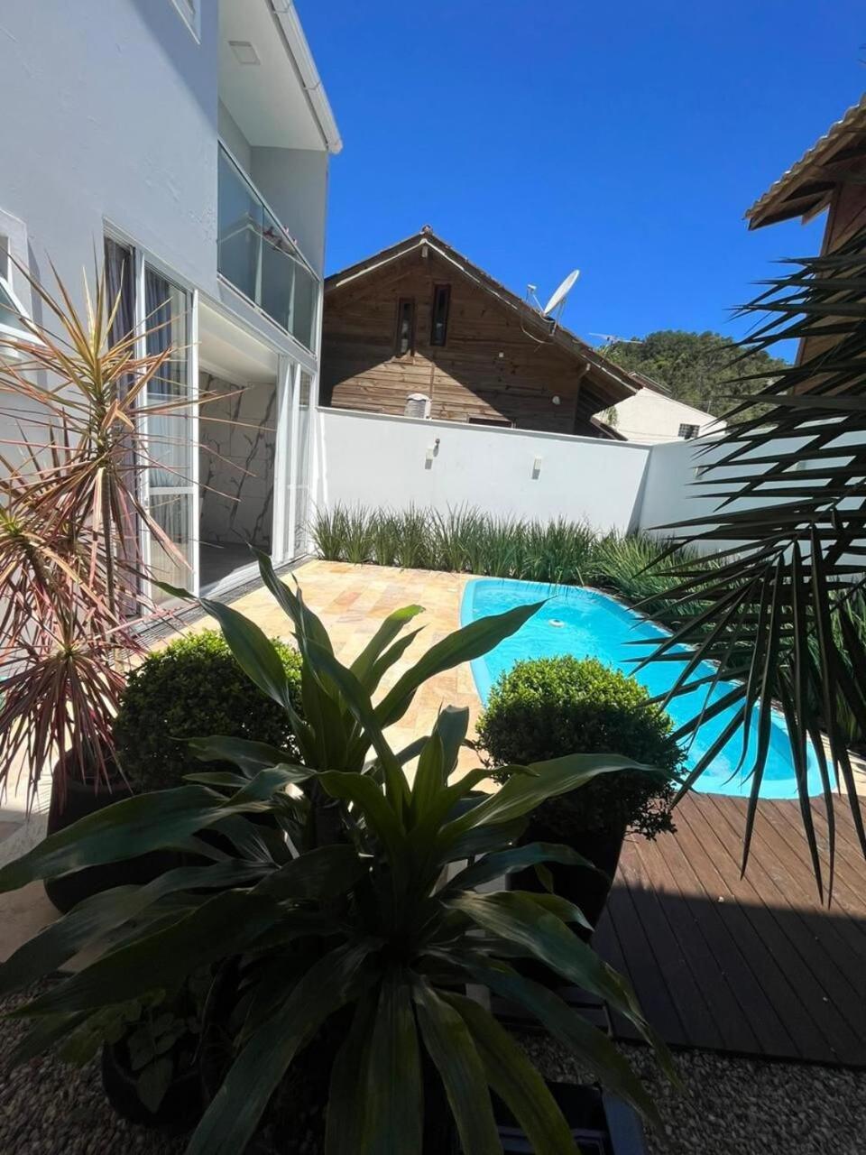 Casa Aconchegante Em Sambaqui Apartamento