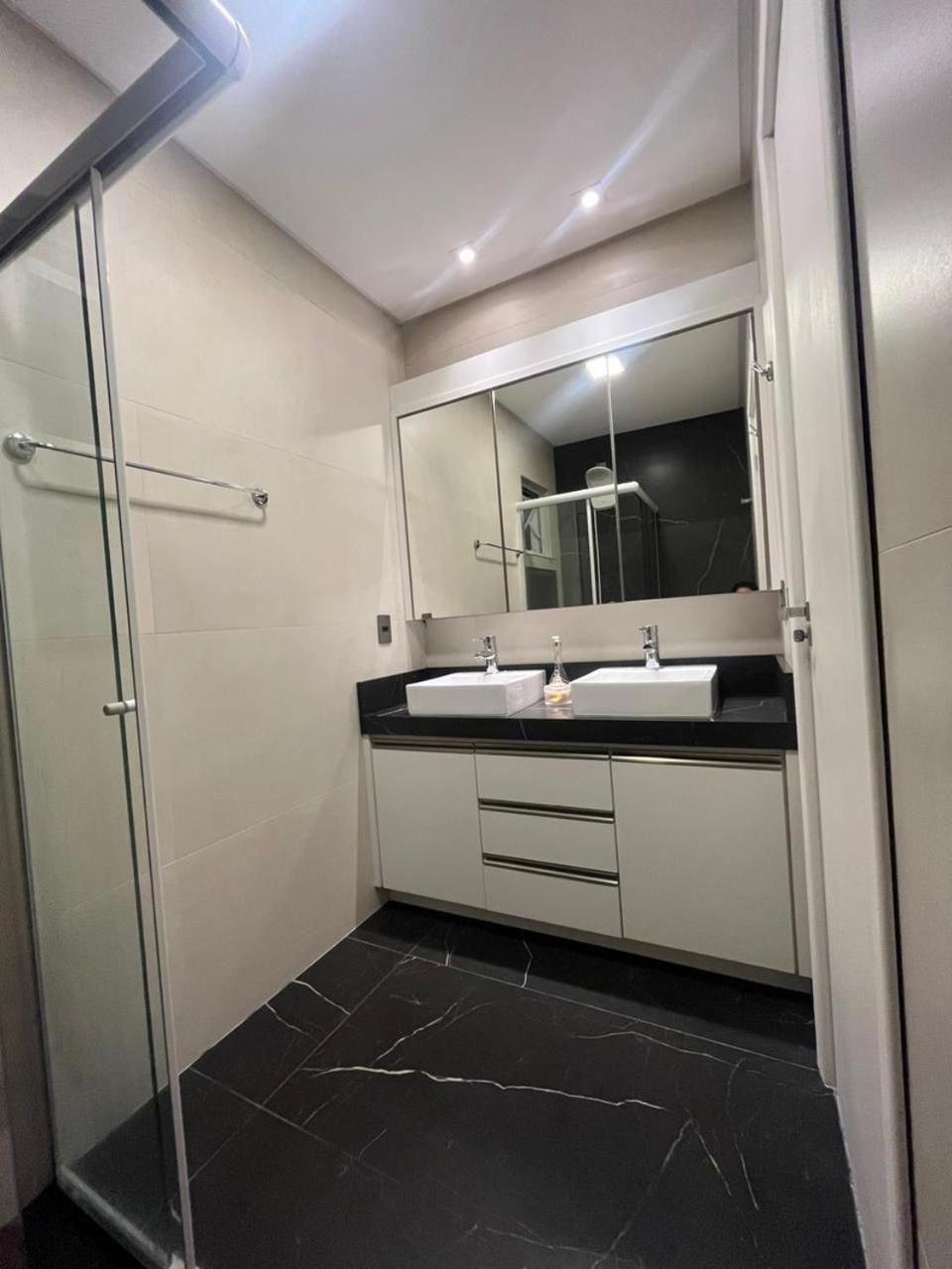 Casa Aconchegante Em Sambaqui Apartamento *